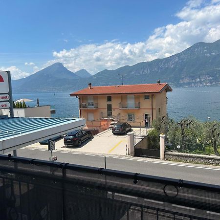 Lake View With Aircon - 5 Minutes From The Beach! Brenzone sul Garda Eksteriør billede