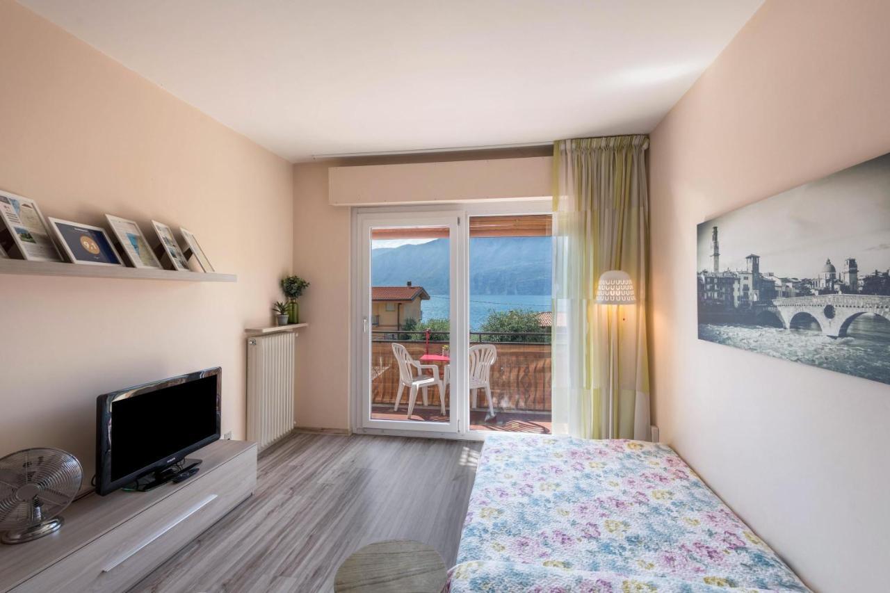 Lake View With Aircon - 5 Minutes From The Beach! Brenzone sul Garda Eksteriør billede