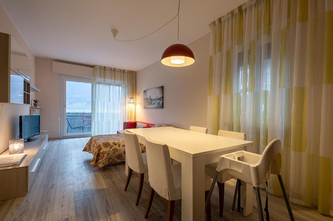 Lake View With Aircon - 5 Minutes From The Beach! Brenzone sul Garda Eksteriør billede