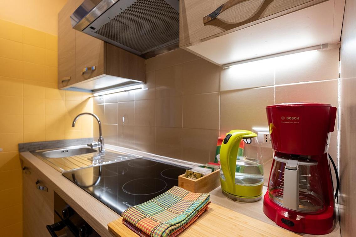 Lake View With Aircon - 5 Minutes From The Beach! Brenzone sul Garda Eksteriør billede