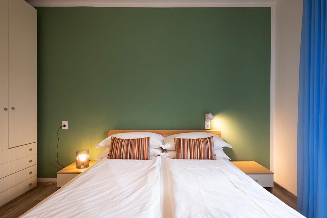 Lake View With Aircon - 5 Minutes From The Beach! Brenzone sul Garda Eksteriør billede