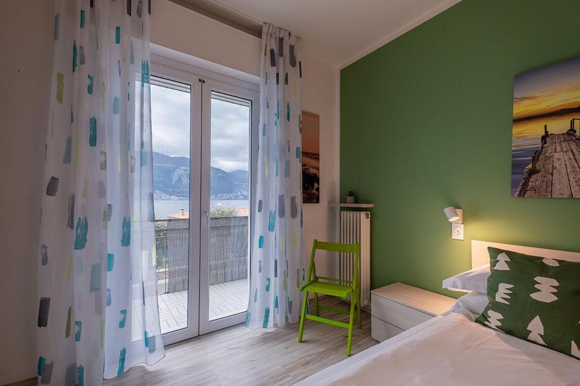 Lake View With Aircon - 5 Minutes From The Beach! Brenzone sul Garda Eksteriør billede