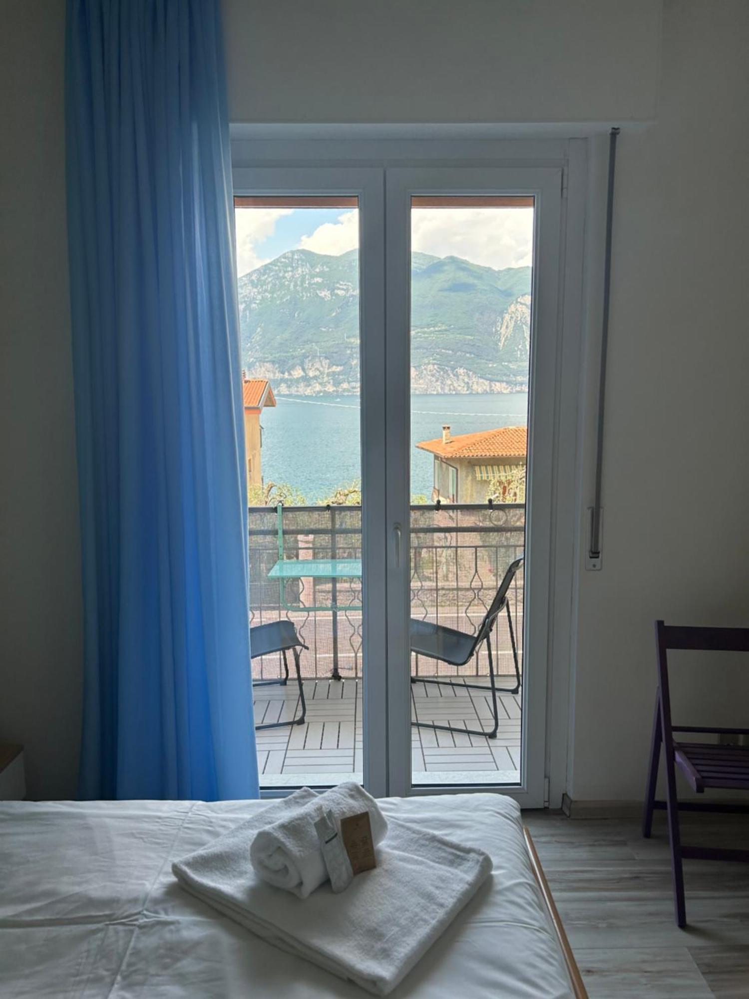 Lake View With Aircon - 5 Minutes From The Beach! Brenzone sul Garda Eksteriør billede