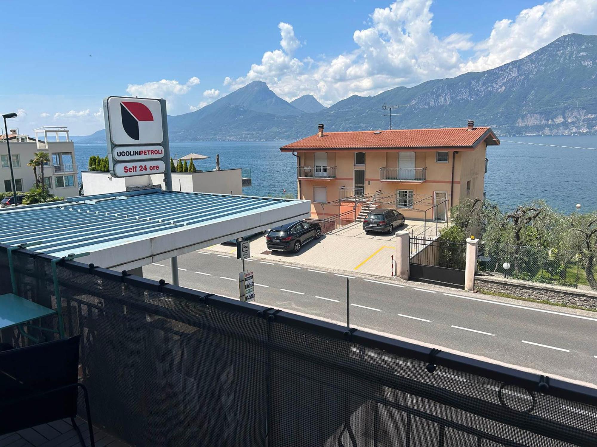 Lake View With Aircon - 5 Minutes From The Beach! Brenzone sul Garda Eksteriør billede